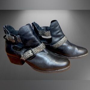 Elliott Luca ankle booties sz 8